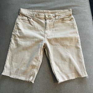 Paper cloth and denim corduroy short